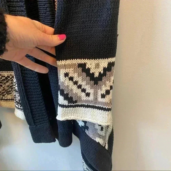 Twelfth Street by Cynthia Vincent Sweater - Picture 7 of 11